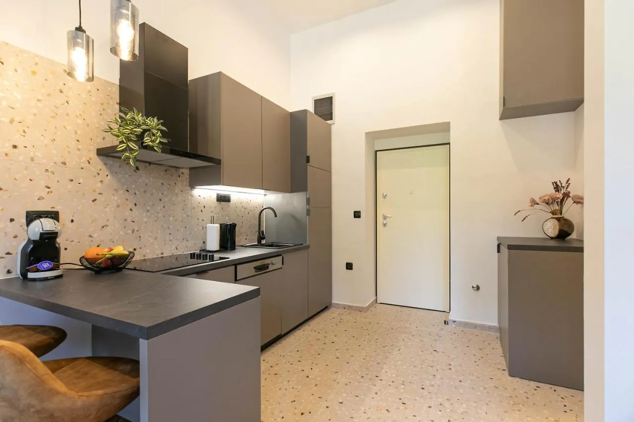 Polai Park Apartments Πούλα