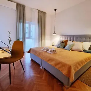  Apartment Chi Chi