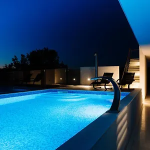 https://lena-luxury-apartments.hotelinzadar.com