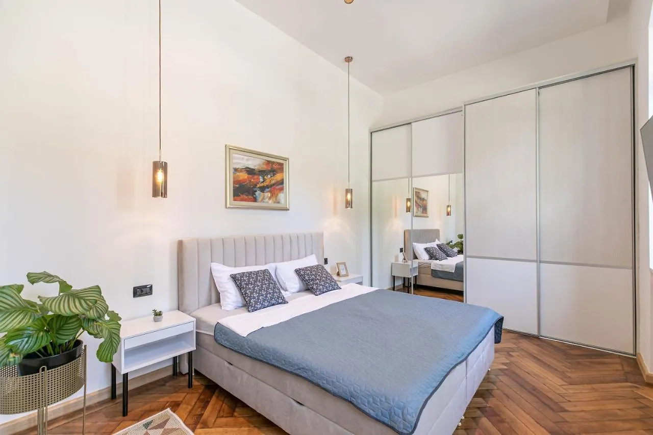 Polai Park Apartments 0*, Pula Croatia